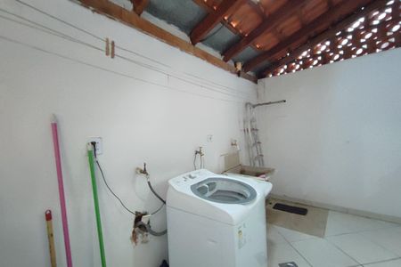 Casa à venda com 170m², 3 quartos e 4 vagasÁrea de Serviço