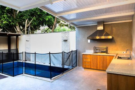 Casa de condomínio à venda com 348m², 3 quartos e 4 vagas