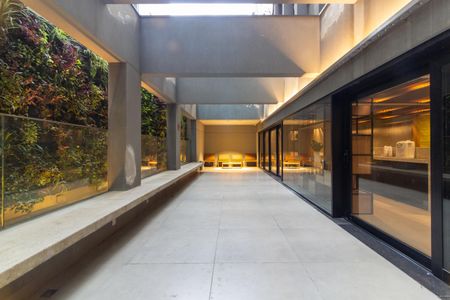 Studio à venda com 33m², 1 quarto e 1 vaga Studio à venda com 33m², 1 quarto e 1 vagaÁrea comum - Salão de festas (Externo)