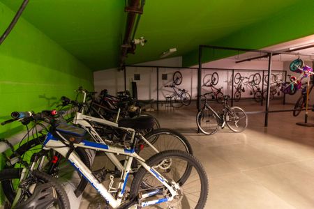 Studio à venda com 33m², 1 quarto e 1 vaga Studio à venda com 33m², 1 quarto e 1 vagaÁrea comum - Bicicletario