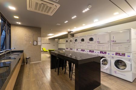 Studio à venda com 33m², 1 quarto e 1 vaga Studio à venda com 33m², 1 quarto e 1 vagaÁrea comum - Lavanderia