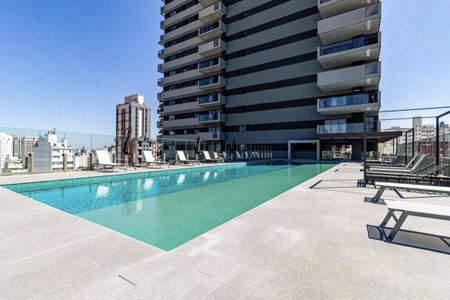 Studio à venda com 33m², 1 quarto e 1 vaga Studio à venda com 33m², 1 quarto e 1 vagaÁrea comum - Piscina