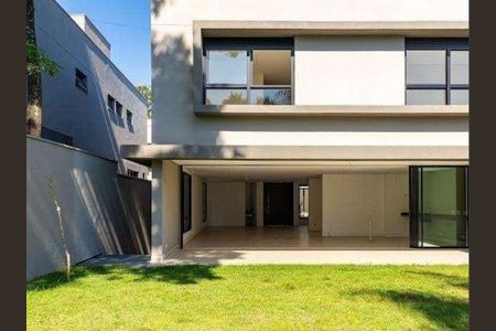 Casa de condomínio à venda com 845m², 4 quartos e 6 vagas
