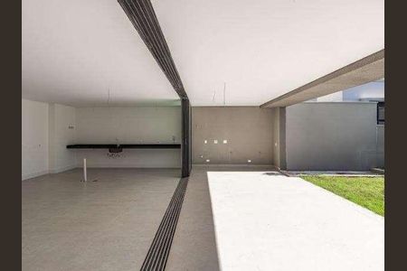 Casa de condomínio à venda com 845m², 4 quartos e 6 vagas