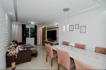 Apartamento à venda com 81m², 2 quartos e 1 vagaSala