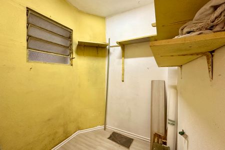 Apartamento à venda com 80m², 2 quartos e sem vaga Apartamento à venda com 80m², 2 quartos e sem vagaQuarto de Serviço