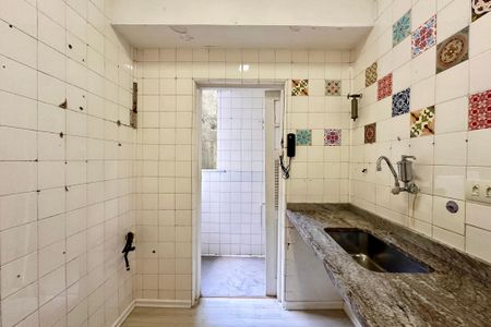 Apartamento à venda com 80m², 2 quartos e sem vaga Apartamento à venda com 80m², 2 quartos e sem vagaCozinha