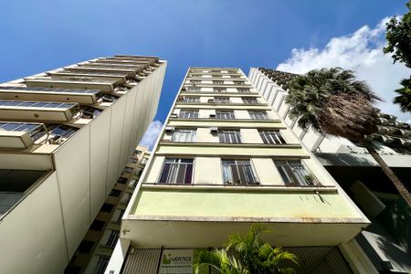 Apartamento à venda com 80m², 2 quartos e sem vaga Apartamento à venda com 80m², 2 quartos e sem vagaFachada