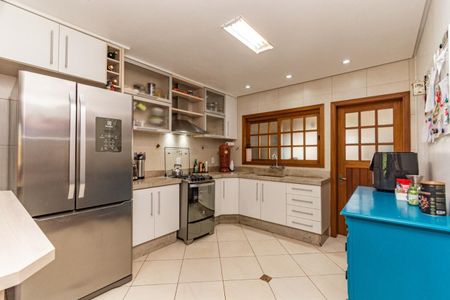 Casa à venda com 250m², 4 quartos e 4 vagas Casa à venda com 250m², 4 quartos e 4 vagasCozinha 1