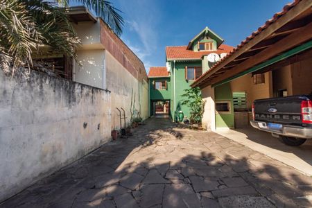 Casa à venda com 250m², 4 quartos e 4 vagas Casa à venda com 250m², 4 quartos e 4 vagasÁrea comum