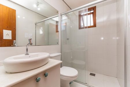 Casa à venda com 250m², 4 quartos e 4 vagas Casa à venda com 250m², 4 quartos e 4 vagasBanheiro da Suíte