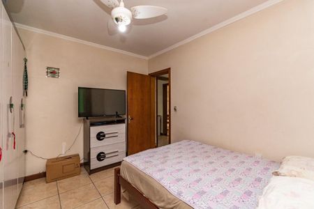 Casa à venda com 250m², 4 quartos e 4 vagas Casa à venda com 250m², 4 quartos e 4 vagasQuarto 2