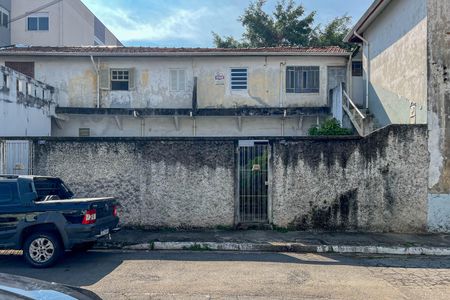 Casa à venda com 326m², 4 quartos e 4 vagas Casa à venda com 326m², 4 quartos e 4 vagasEdiculas