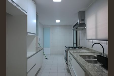 Apartamento à venda com 191m², 3 quartos e 3 vagas Apartamento à venda com 191m², 3 quartos e 3 vagasCozinha