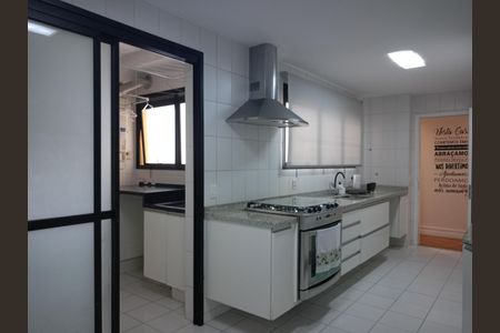 Apartamento à venda com 191m², 3 quartos e 3 vagas Apartamento à venda com 191m², 3 quartos e 3 vagasCozinha