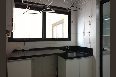 Apartamento à venda com 191m², 3 quartos e 3 vagas Apartamento à venda com 191m², 3 quartos e 3 vagasÁrea de Serviço