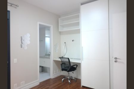 Apartamento à venda com 191m², 3 quartos e 3 vagas Apartamento à venda com 191m², 3 quartos e 3 vagasSuíte 2