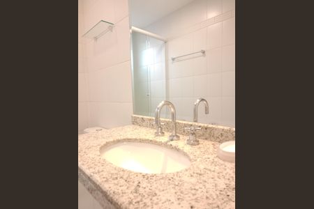 Apartamento à venda com 191m², 3 quartos e 3 vagas Apartamento à venda com 191m², 3 quartos e 3 vagasBanheiro da Suíte 1