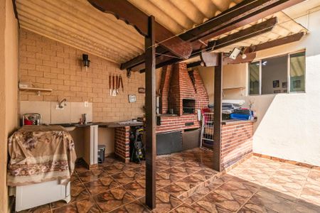 Casa à venda com 220m², 3 quartos e 5 vagasChurrasqueira