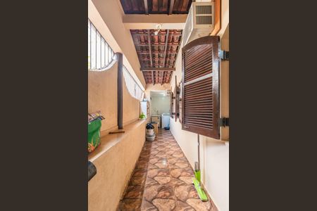 Casa à venda com 220m², 3 quartos e 5 vagasQuintal