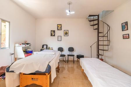 Casa à venda com 220m², 3 quartos e 5 vagasQuarto de Serviço