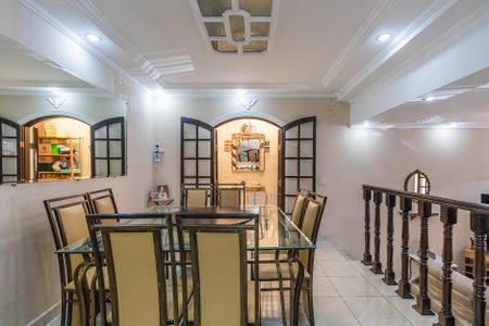 Casa à venda com 220m², 3 quartos e 5 vagasSala de TV