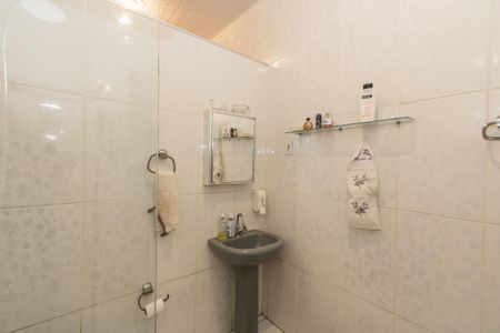 Casa à venda com 150m², 3 quartos e 2 vagasBanheiro