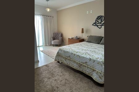 Casa à venda com 360m², 4 quartos e 4 vagas Casa à venda com 360m², 4 quartos e 4 vagasQuarto