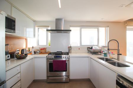 Apartamento à venda com 155m², 2 quartos e 2 vagas Apartamento à venda com 155m², 2 quartos e 2 vagasCozinha