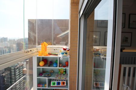 Apartamento à venda com 155m², 2 quartos e 2 vagas Apartamento à venda com 155m², 2 quartos e 2 vagasVaranda da Suíte 2