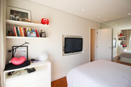 Apartamento à venda com 155m², 2 quartos e 2 vagas Apartamento à venda com 155m², 2 quartos e 2 vagasSuíte 1