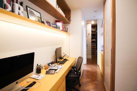 Apartamento à venda com 155m², 2 quartos e 2 vagas Apartamento à venda com 155m², 2 quartos e 2 vagasCorredor