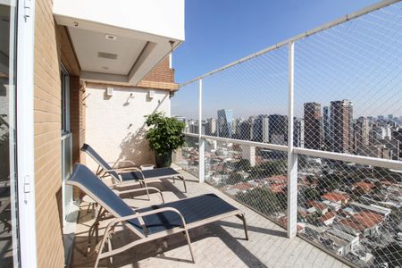 Apartamento à venda com 155m², 2 quartos e 2 vagas Apartamento à venda com 155m², 2 quartos e 2 vagasVaranda