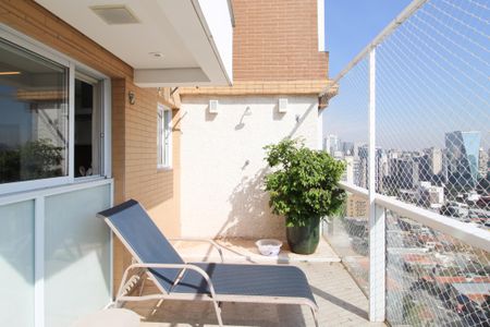 Apartamento à venda com 155m², 2 quartos e 2 vagas Apartamento à venda com 155m², 2 quartos e 2 vagasVaranda