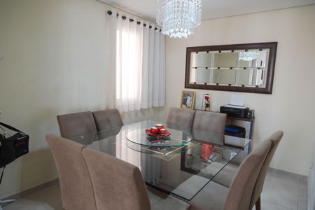 Apartamento à venda com 115m², 3 quartos e 1 vaga Apartamento à venda com 115m², 3 quartos e 1 vagaSala de Jantar