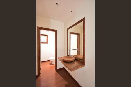 Casa para alugar com 512m², 5 quartos e 6 vagasLavabo