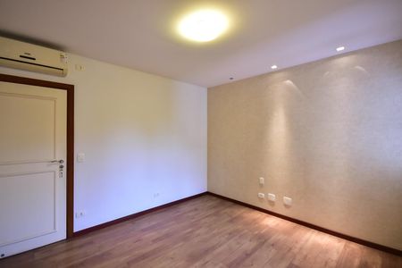 Casa para alugar com 512m², 5 quartos e 6 vagasSuíte 3