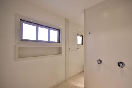 Casa para alugar com 512m², 5 quartos e 6 vagasBanheiro Suíte 4