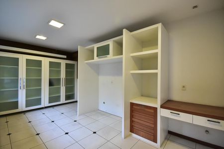 Casa para alugar com 512m², 5 quartos e 6 vagasCozinha