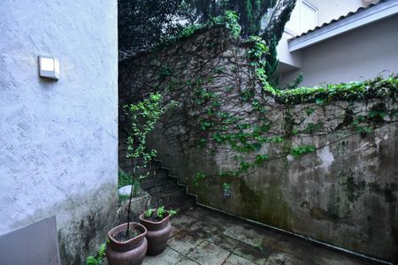 Casa para alugar com 512m², 5 quartos e 6 vagasQuintal