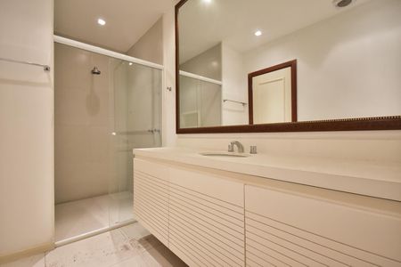 Casa para alugar com 512m², 5 quartos e 6 vagasBanheiro da Suíte 3