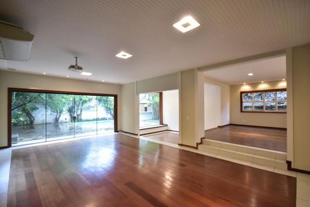 Casa para alugar com 512m², 5 quartos e 6 vagasSala