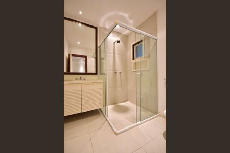 Casa para alugar com 512m², 5 quartos e 6 vagasBanheiro Suíte 2