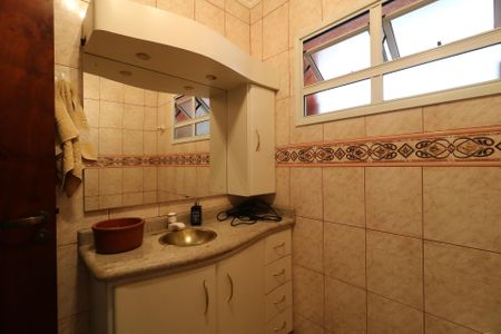 Casa à venda com 195m², 3 quartos e 4 vagasBanheiro Social