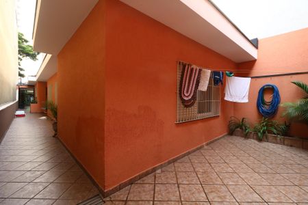 Casa à venda com 195m², 3 quartos e 4 vagasQuintal