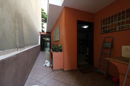 Casa à venda com 195m², 3 quartos e 4 vagasQuintal