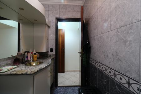 Casa à venda com 195m², 3 quartos e 4 vagasBanheiro da Suíte