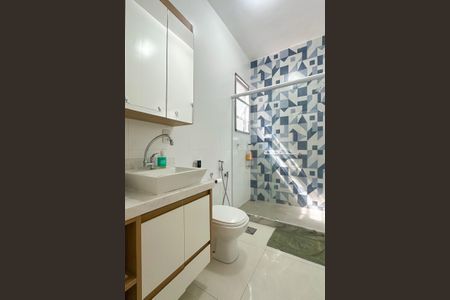 Apartamento à venda com 65m², 2 quartos e 1 vaga Apartamento à venda com 65m², 2 quartos e 1 vagaBanheiro Social