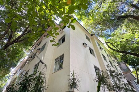 Apartamento à venda com 65m², 2 quartos e 1 vaga Apartamento à venda com 65m², 2 quartos e 1 vagaFachada
