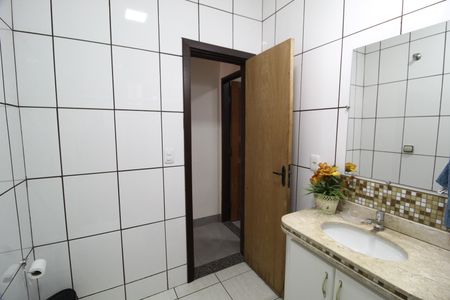 Casa para alugar com 168m², 3 quartos e 4 vagasBanheiro Social